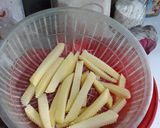 Hình bước làm 4 của món Khoai tây lắc phô mai giòn tan