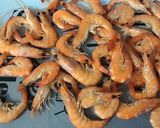 Une image de l'étape 1 de Crevettes aux poivrons rouges,rhubarbe et aneth.