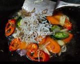 Foto langkah ke 7 dari resep Tumis Oyong Wortel plus Teri Nasi.