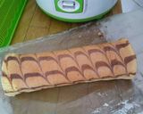Foto langkah ke 5 dari resep Bolu Gulung Kembar #simpel,endolita# ("-").