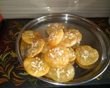 साखरेच्या पाकात बुडवलेली बदाम, काजू पुरी : (pakatil badam kaju poori recipe in marathi) रेसिपी स्टेप 5 फोटो 