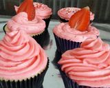 Foto langkah ke 10 dari resep Vanilla cupcake strawberry.