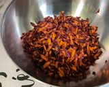 Une image de l'étape 3 de Filets de julienne aux carottes violettes, herbes et citron.