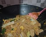 Foto langkah ke 5 dari resep Bihun Goreng.