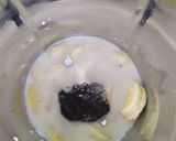 A picture of step 2 of Banana and Nutella Smoothie.