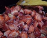 Foto langkah ke 2 dari resep Selai Strawberry Homemade.