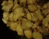 Gambar langkah 1 resipi Ayam goreng kunyit.