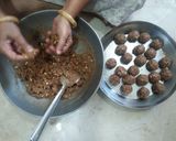 हिवाळी डींक लाडू (Dink Ladoo Recipe In Marathi) रेसिपी स्टेप 5 फोटो 