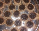 صورة لخطوة 7 من وصفة قاطو الكاوكاو والشوكولاتة 😋 يذوب في الفم 😍 طعم رائع ولذيذ