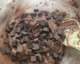 Gambar langkah 6 resipi Gluten-free Double Chocolate Chunks Soft Cookies.