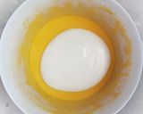 Hình bước làm 4 của món Bánh bông lan sữa chua