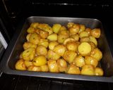 Rozmaringos fokhagymás krumpli recept fázis 1 fotója