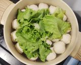 Foto langkah ke 2 dari resep Fish Ball Soup.