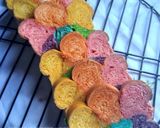 Foto langkah ke 5 dari resep Roti Tawar Rainbow.