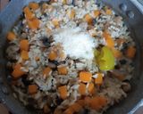 Foto del passaggio 7 della ricetta Risotto con funghi e zucca