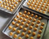 Foto langkah ke 4 dari resep Kue Putri Salju Keju Mede.