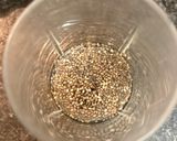 Foto del paso 1 de la receta: Yogur natural con plátano, chía y muesli