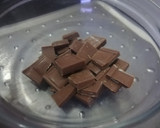 Foto del paso 2 de la receta: Ramo de fresas con chocolate 🍓🍫💐