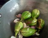A picture of step 2 of Baingan ka salan.