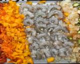 Une image de l'étape 2 de Salade de légumes et crevettes au four.