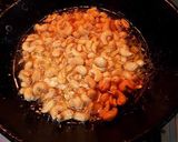 Foto langkah ke 2 dari resep Kacang mede goreng gurih.