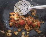 A picture of step 3 of Spicy maggi.