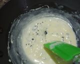 A picture of step 3 of Cheese burst pizza kadai baked.