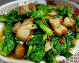 รูปขั้นตอนการทำที่ 4 ของ แขนงคะน้าหมูกรอบ