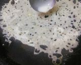 A picture of step 4 of Onion Rava dosa.