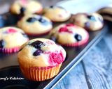 A picture of step 7 of Berry Muffins / Raspberry Blueberry.