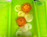 Foto del paso 4 de la receta: Dorada en microondas en 10 minutos (con el estuche de vapor de Lékué)