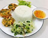 Hình bước làm 8 của món Cơm đĩa với bánh tép