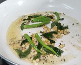 A picture of step 6 of Upmaa (savoury semolina breakfast dish).