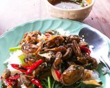 รูปขั้นตอนการทำที่ 4 ของ ข้าวผัดกะเพราหอยแมงภู่