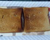 A picture of step 2 of Triangle Malai toast.