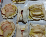 Foto del paso 7 de la receta: Facturas simples con tapas de empanadas de manzana y pera