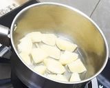 A picture of step 3 of Apple Puree for 6+ babies.