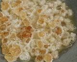 A picture of step 1 of Gond Makhana Laddu.