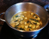 Foto del paso 5 de la receta: Salsa de calabacín  con macarrones  y atún o con albóndigas