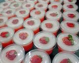 Foto langkah ke 7 dari resep Pudding Susu Strawberry.