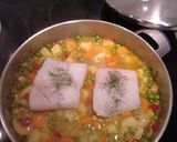 Foto del paso 3 de la receta: Merluza con aire gallego