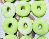 A picture of step 5 of Donut Pandan.