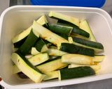 Une image de l'étape 3 de Courgettes croustillantes aux épices et parmesan.