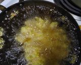 A picture of step 4 of Blooming fritter.