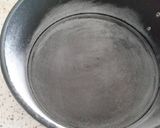 रेड वेलवेट एग्ग्लेस केक इन कुकर (Red valvet eggless cake in cooker recipe in hindi) रेसिपी चरण 11 फोटो