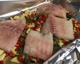 Une image de l'étape 8 de Filets de julienne au thym frais, courgette et poivron rouge.
