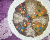 A picture of step 1 of Brownies pizza.