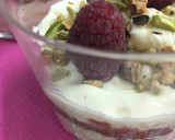 Foto del paso 8 de la receta: Tiramisú de frambuesas y pistachos