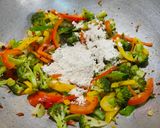 A picture of step 4 of Baked Chifferi with Veggies and White Sauce.