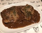 Une image de l'étape 10 de Côtes de porc aux cèpes et sauce au vin.